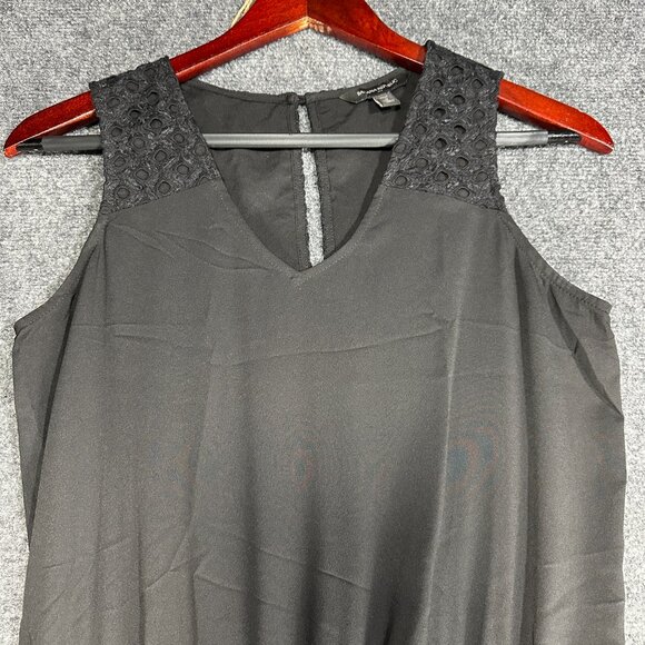 Banana Republic Romper Womens 2 Petite Black  V Neck Tie Waist Back Neck Button - Picture 3 of 7